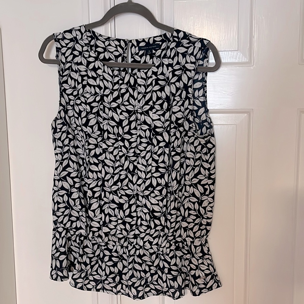 Pleated sleeveless top